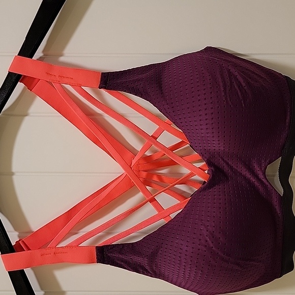 Victoria Sport Strappy Racer Back Sports Bra Size 32DD - Picture 5 of 5